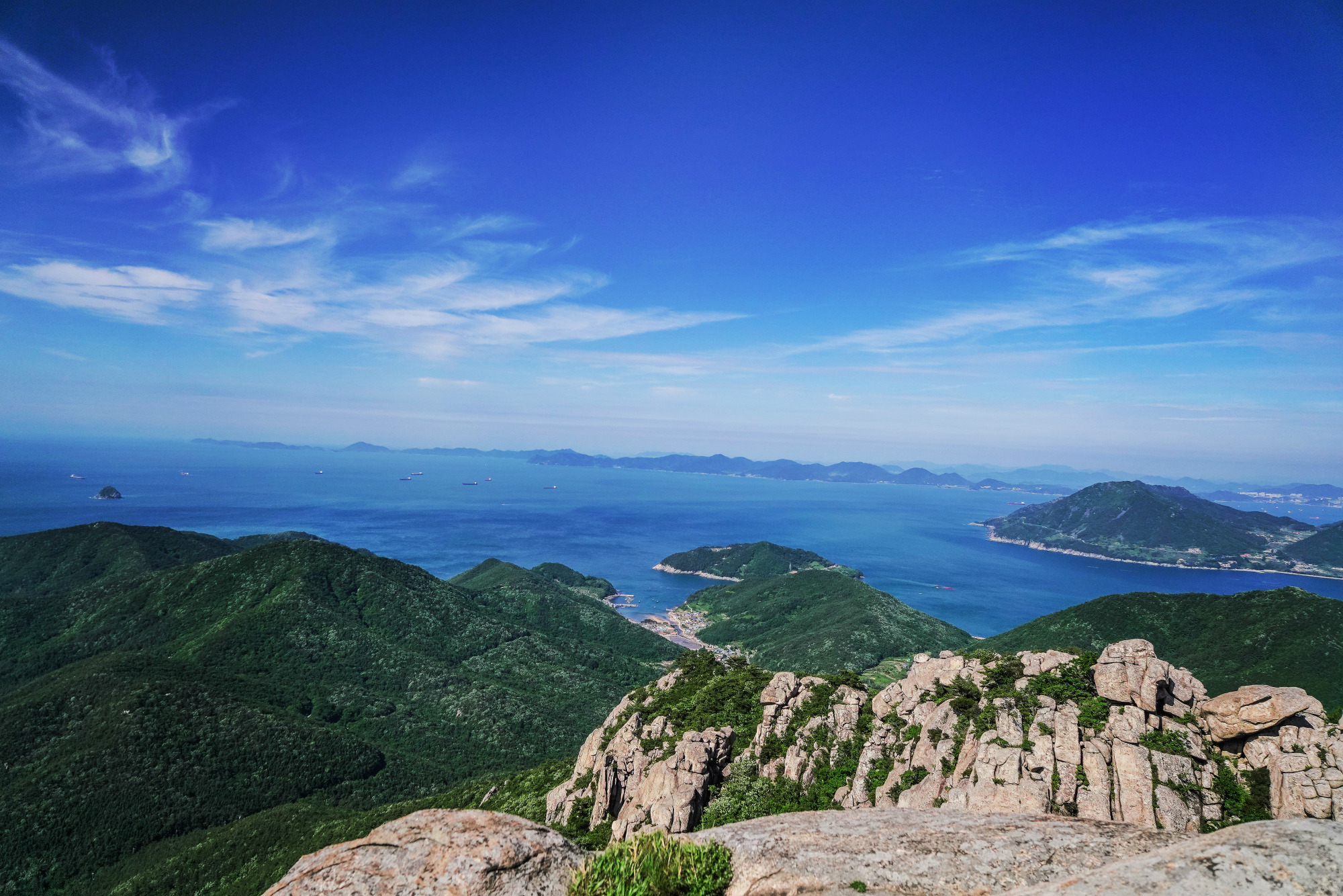 Namhae Boriam Temple + Daraengi Village + Yangmori Sheep Farm One Day Tour