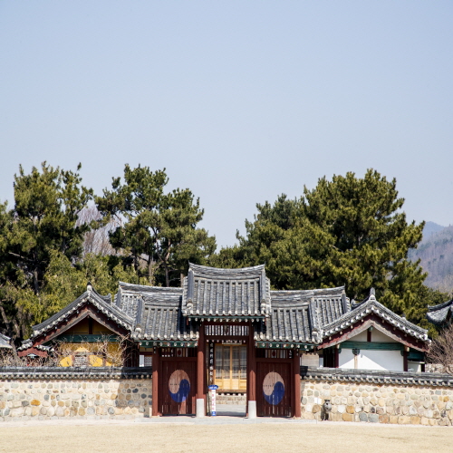 Gimhae Nakdonggang Railbike & Wine Cave, Tomb of King Suro, Gimhae Lotte Outlet, Airport drop service tour
